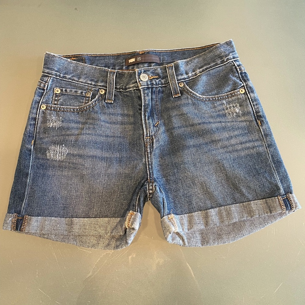 Levi's Mom Shorts (Size 25)